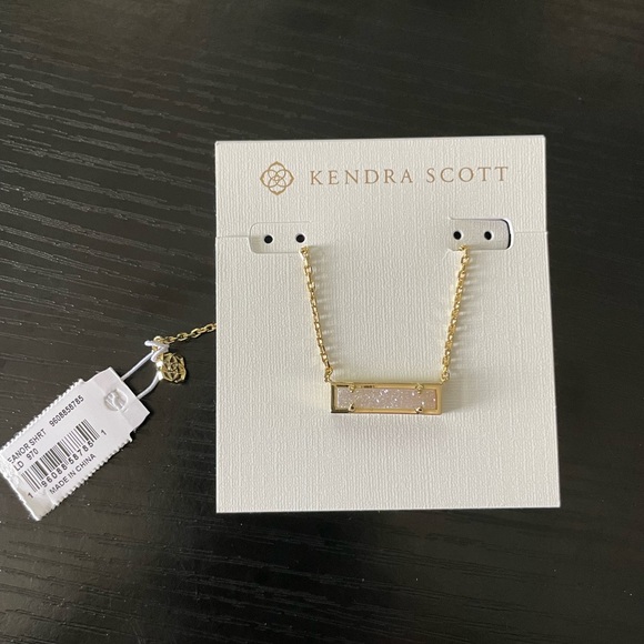 NWT* Kendra Scott Leanor Necklace in Iridescent Drusy, Gold Plated - Picture 3 of 5